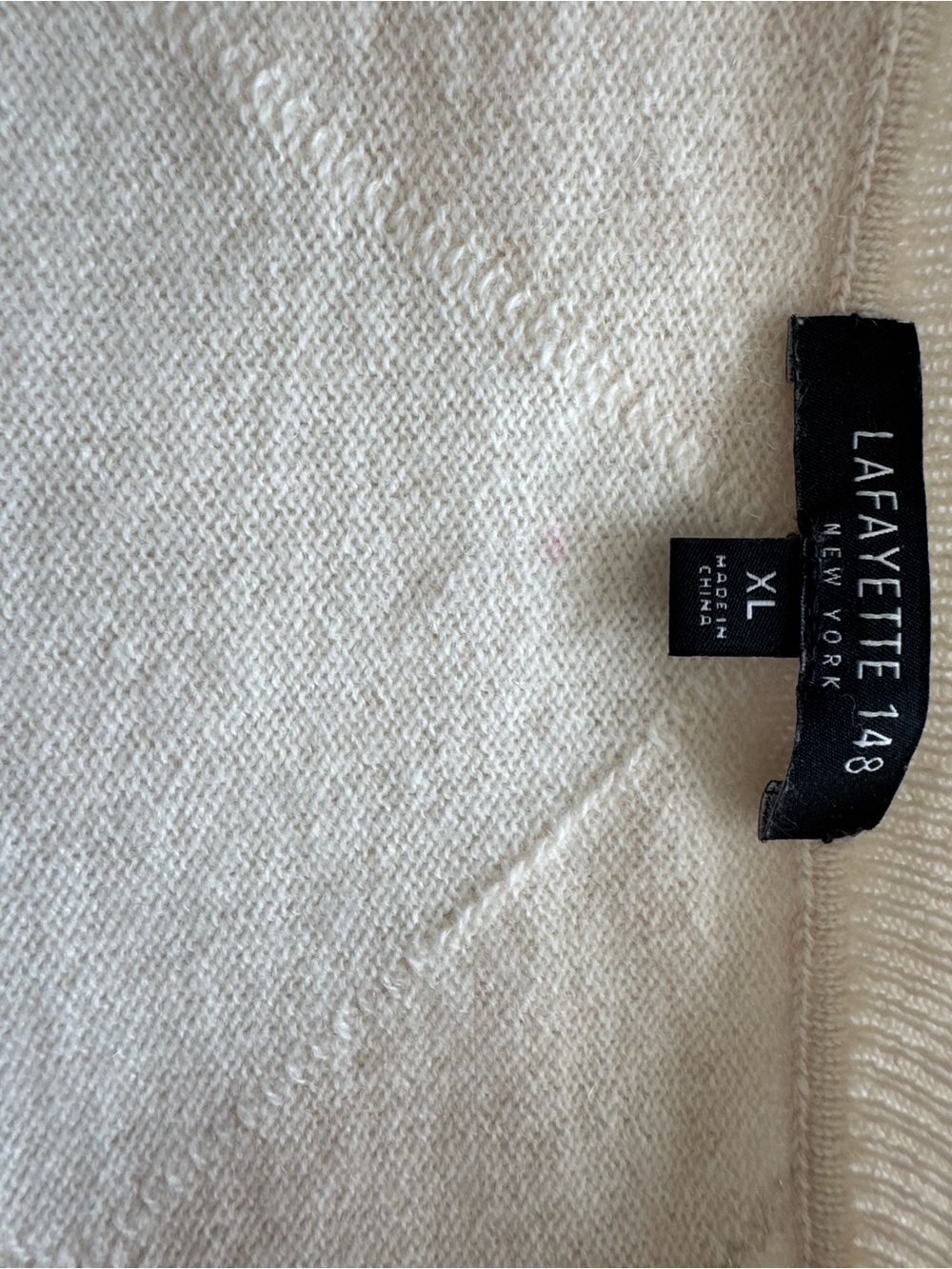 Lafayette 148 New York Cream/ light pink, 100% cashmere V-neck sweater